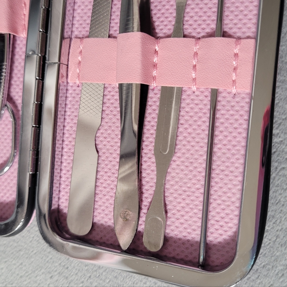 Hello Kitty Manicure Set. 7-Piece Set. - Picture 15 of 16